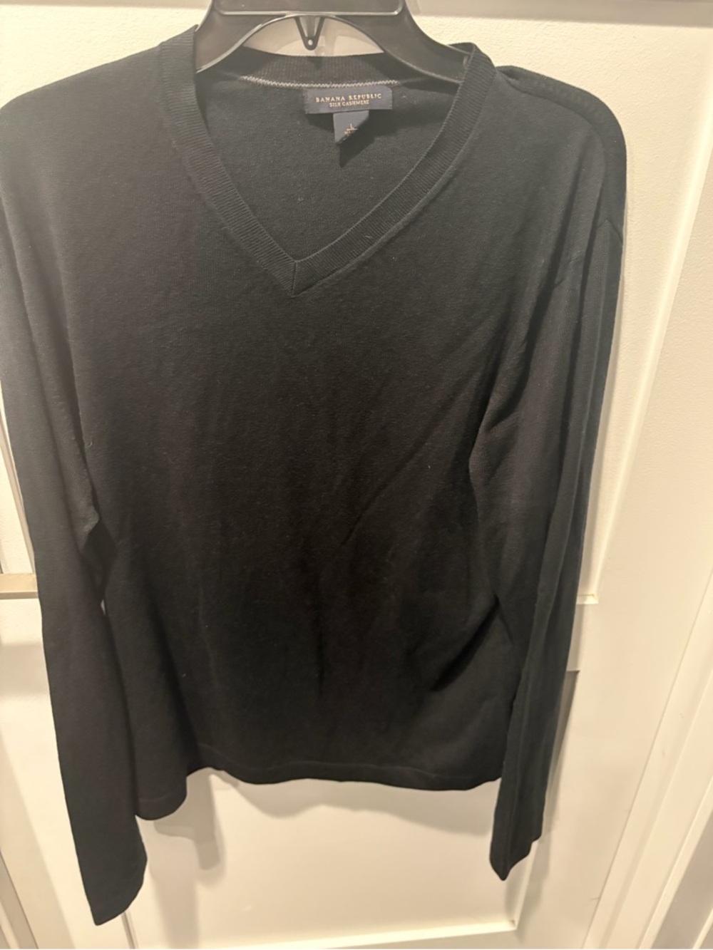 Banana Republic Men's Black V-Neck Silk Cashmere Sweater